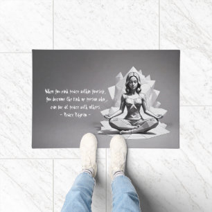 Paillasson Méditation Yoga Instructeur Reiki Master Low Poly
