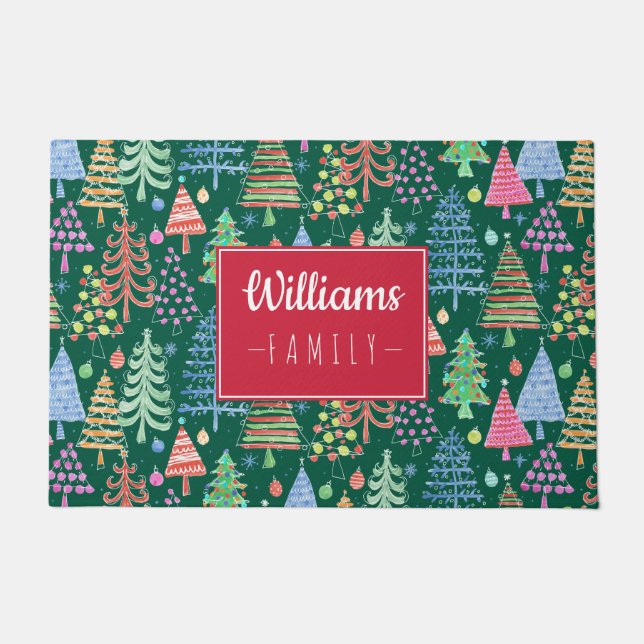 Paillasson Mignons arbres de Noël sur vert Nom de famille (Devant)