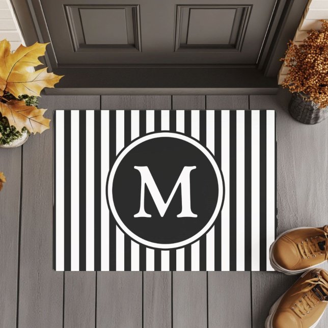 Paillasson Monogramme Rayures Noir Et Blanc Classique (Classic Black And White Stripes Monogram Doormat)