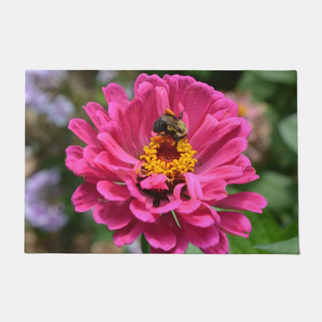 Paillasson Pink Zinnia et Bumble Bee Coussin extérieur (Devant)