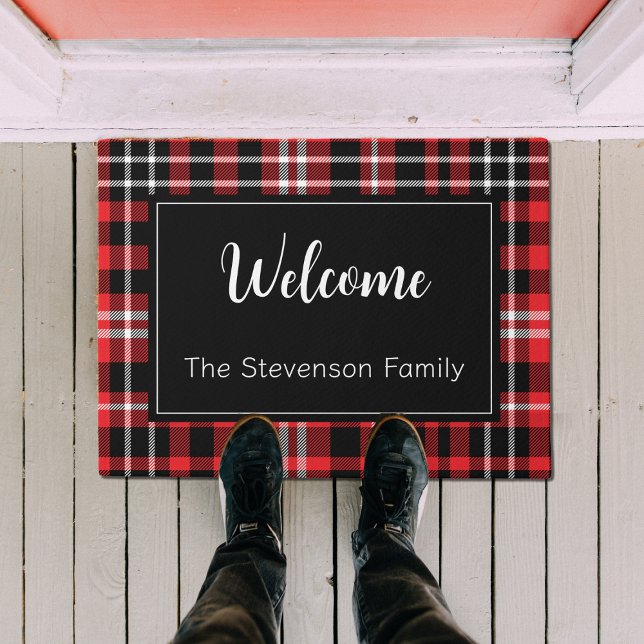 Paillasson Red Plaid Welcome Monogramme Nom de famille (Créateur téléchargé)