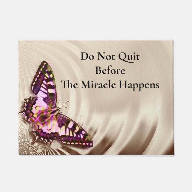 Paillasson Un papillon rose sur un arrière - plan satiné crèm (Devant)