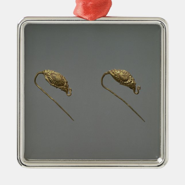 Pair of gold earrings, Liao Dynasty Metal Ornament (Front)