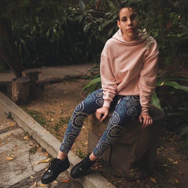 Paisley Pattern Capri Leggings (Creator Uploaded)