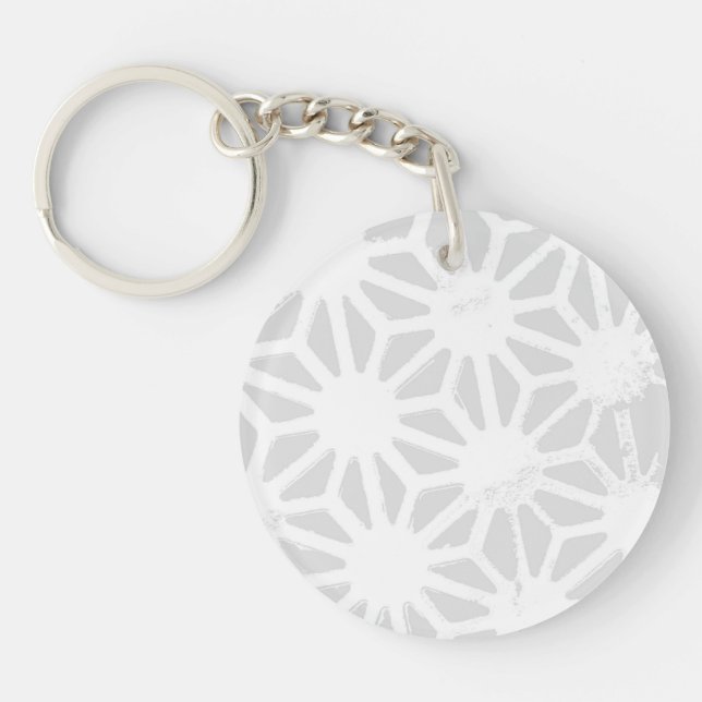 Pale gray geometric pattern keychain (Front)