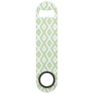 Pale green and white diamond pattern bar key