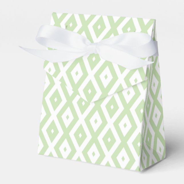 Pale green and white diamond pattern favor box (Front Side)