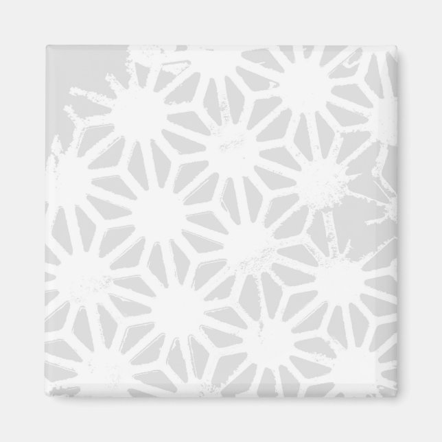 Pale grey geometric pattern magnet (Front)