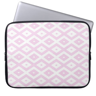 Pale pink and white diamond pattern laptop sleeve