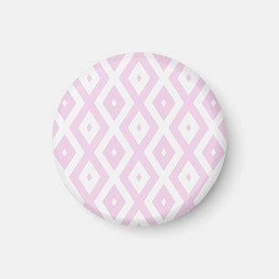 Pale pink and white diamond pattern magnet