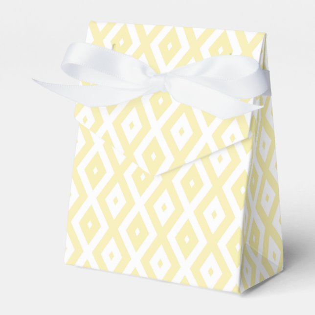 Pale yellow and white diamond pattern favor box (Front Side)
