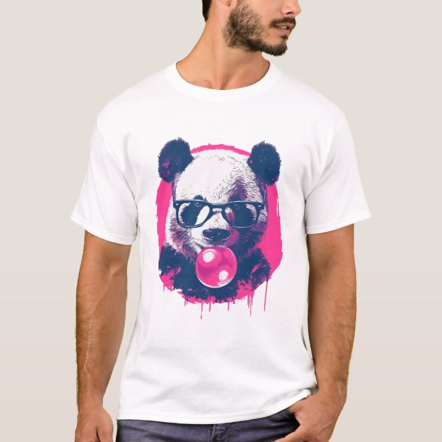 Panda with glasses an bubble gum T-Shirt (Front)