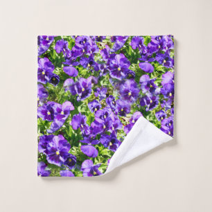 Pansies Violettes Cultivant Sur Des Bassins,