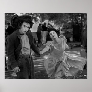 "Pantomimes affiche dans plaza" par Rick Waldroup