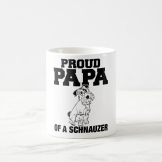 Papa fier d'une tasse de Schnauzer