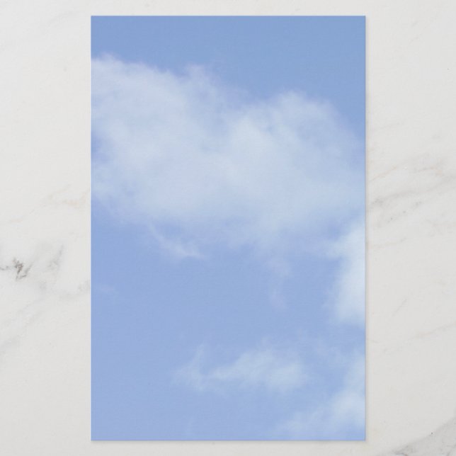 Papeterie ciel bleu-clair avec des nuages stationnaires (Devant)