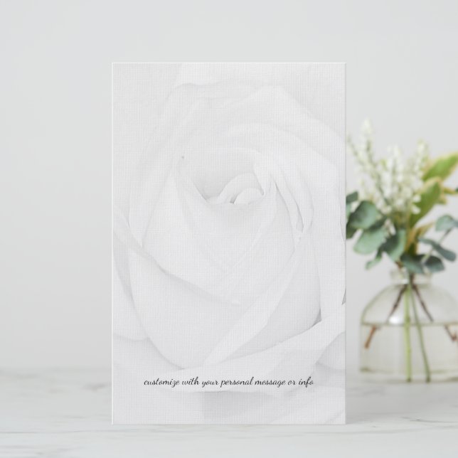 Papeterie Rose blanche (Debout devant)