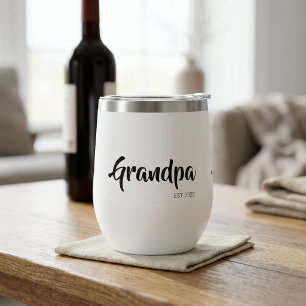 Papi a établi un cadeau simple pour grand-père