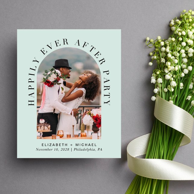 Papier Arch Photo QR Code Mint Mariage Invitation de réce (Celebrate your love story with an invitation showcasing your favorite photo in an elegant arch frame)
