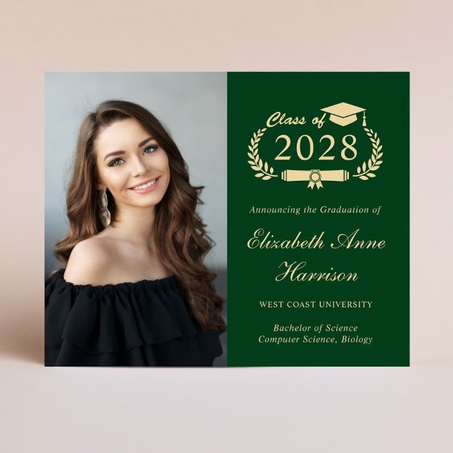 Papier Budget Photo Green College Graduation Faire-part (An elegant budget-friendly college graduation announcement to celebrate the graduate's achievements)