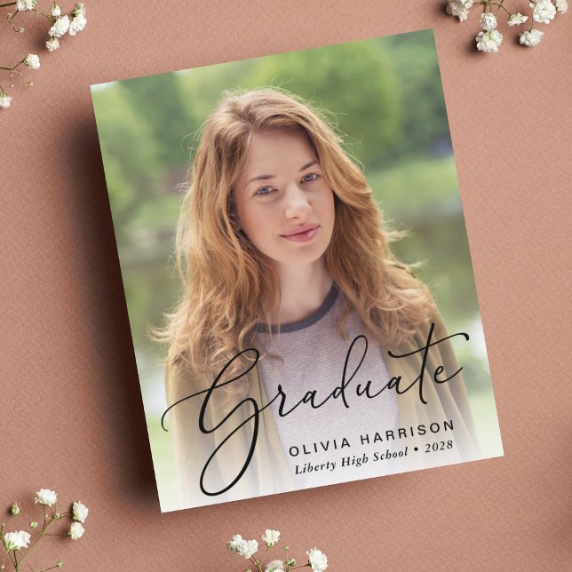 Papier Budget Photo Script Graduation Announcement (An elegant photo graduation announcement to celebrate the graduate's achievements)
