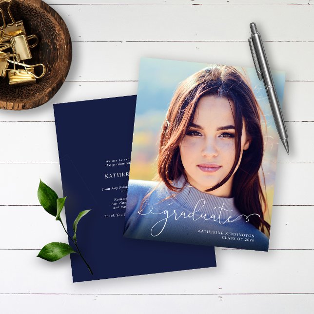Papier BUDGET Script Photo Bleu Marine Graduation (Créateur téléchargé)
