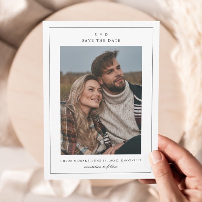 Papier Budget simple photo Mariage Enregistrer la date (Simple monogram budget wedding photo save the date announcement card with QR code.)
