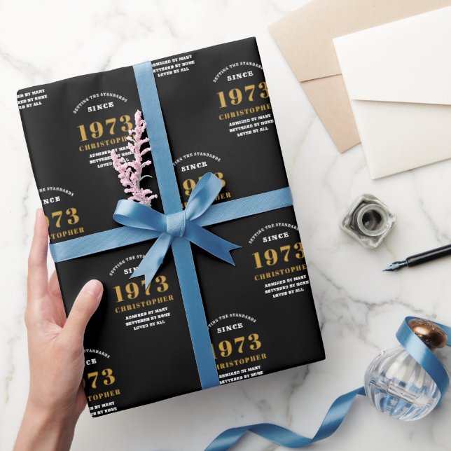 Papier Cadeau 50th Birthday 1973 Black Gold Ajouter un nom (Cadeaux)