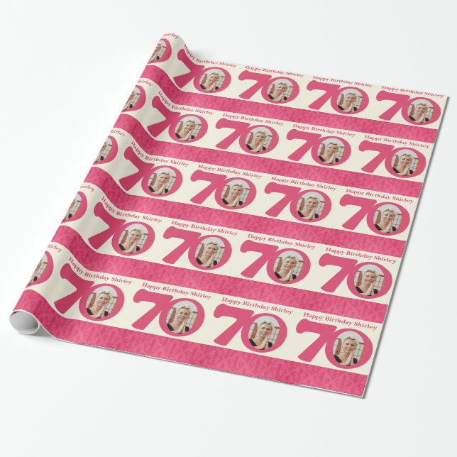 Papier Cadeau 70e anniversaire photo amusant emballage rose crèm (Déroulé)