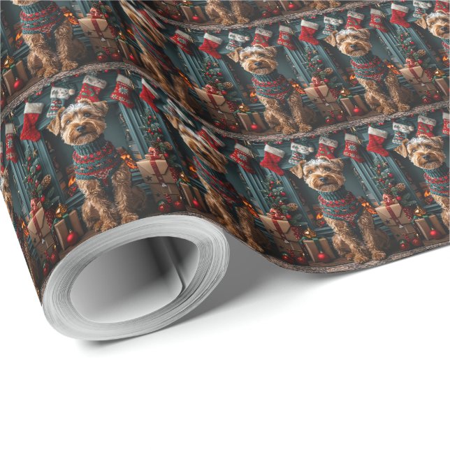 Papier Cadeau Airedale Chien Avec Les Cadeaux De Noël Cheminée (Coin rond)