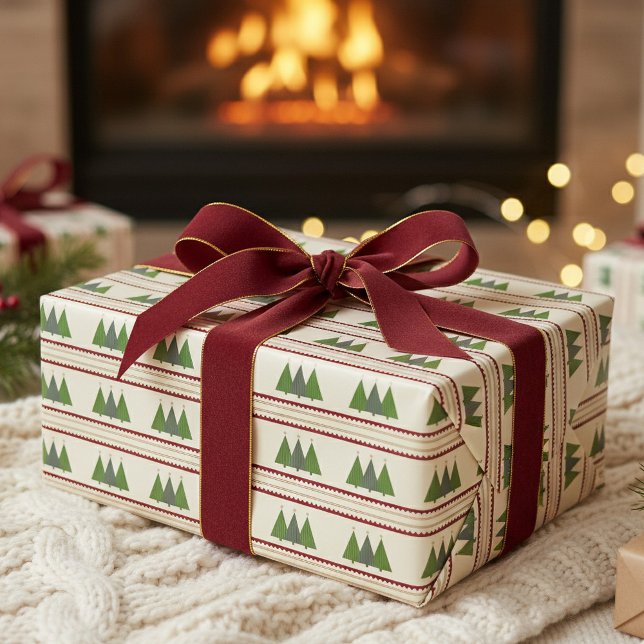 Papier Cadeau Arbres de Noël Knit modernes Vert et Rouge (Geometric trees in shades of green with toasted gold accents. Cranberry red postage stamp stripes.)