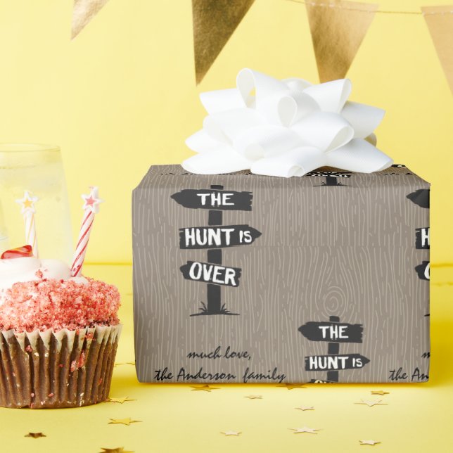Papier Cadeau Black White & Brow Rustic Antlers La chasse est te (Fête d'anniversaire)
