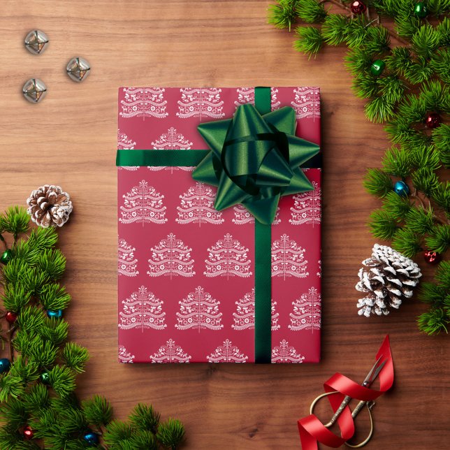 Papier Cadeau Blanc sur arbre de Noël scandinave rouge (Créateur téléchargé)