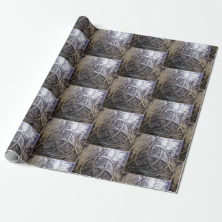 Papier Cadeau Bouclier argenté Triquetra médiéval