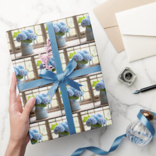 Papier Cadeau Bouquet D'Hydrangée Bleue Dans La Fenêtre
