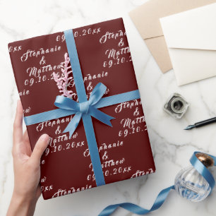 Papier Cadeau Bourgogne Élégant Noms des Mariés Mariage