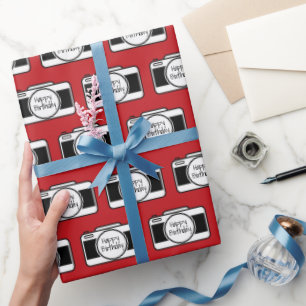 Papier Cadeau Caméra avec texte d'anniversaire en rouge