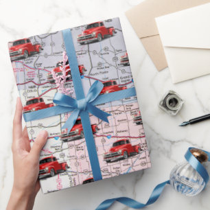 Papier Cadeau Camion rouge rétro sur la carte routière