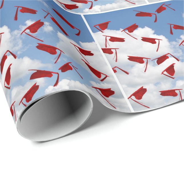 Papier Cadeau Casquettes de graduations rouges dans le ciel (Coin rond)