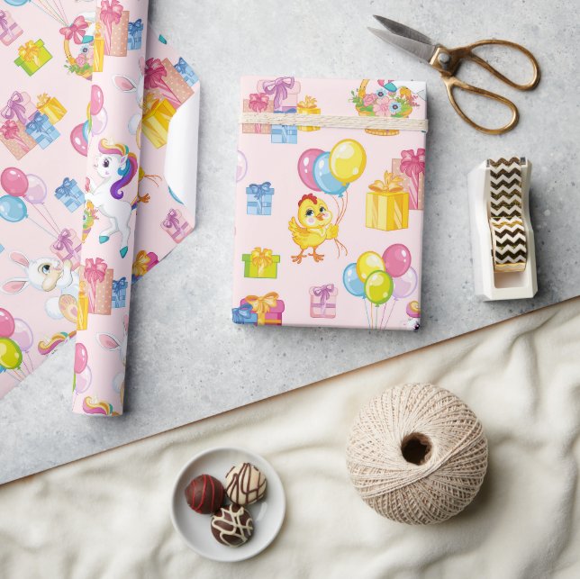 Papier Cadeau C'est un papier d'enveloppement de fête d'annivers (Artisanat)