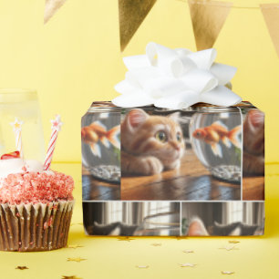 Papier Cadeau Chaton orange regardant un poisson rouge