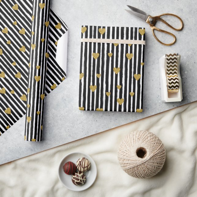 Papier Cadeau Coeurs D'Or Sur Bandes Noires Et Blanches (Artisanat)