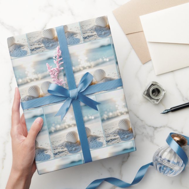 Papier Cadeau Coquillages blancs dans le sable océanique (Cadeaux)
