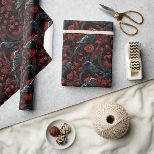 Papier Cadeau Corbeaux noirs gothiques et roses rouges