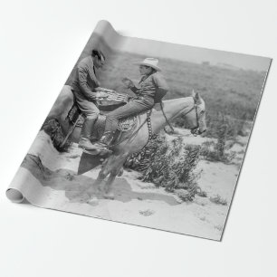 Papier Cadeau Cowboy et homme d'affaires jouant aux dames à chev