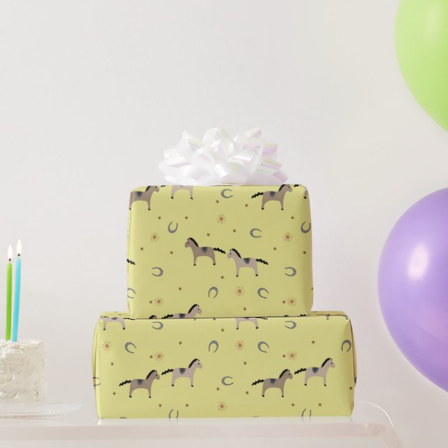 Papier Cadeau Cute Horses & Horseshoes Kids Birthdays Yellow (Cadeaux de fête)