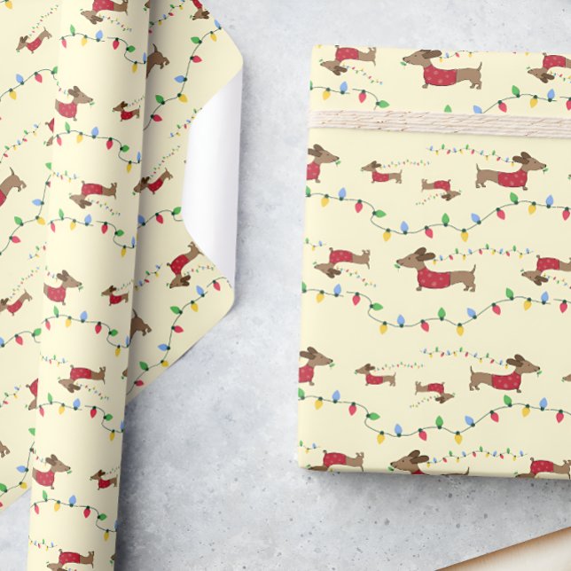 Papier Cadeau Dachshund Vols Arbre de Noël Lumières Cadeau (Naughty wiener dog - stealing Christmas tree lights - gift wrap for dachshund moms and doxie dads)