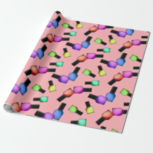 Papier Cadeau Des filles polonaises à ongles colorés, joli maq