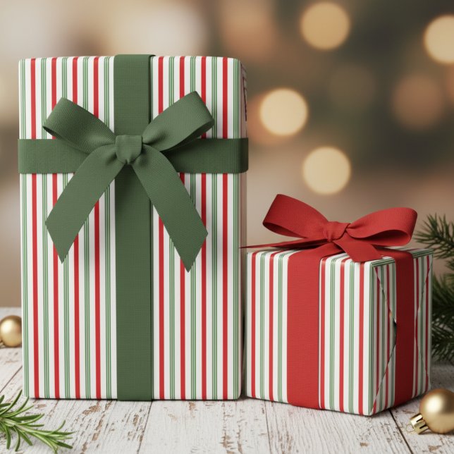 Papier Cadeau Elegant Hunter Green and Red Candy Cane Pinstripe (Elegant Festive Hunter Green & Red Striped Pattern Christmas Gift Wrap. Thin Green & Red Pinstripes)