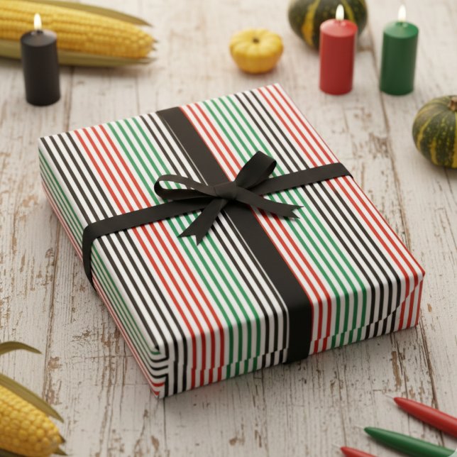 Papier Cadeau Elegant Kwanzaa Colors Striped (Modern Black, Red & Green African Colors Striped Pattern for Kwanzaa Celebration & Birthday Party.)